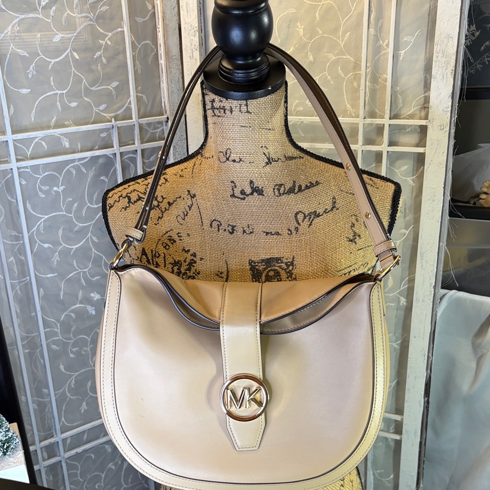 Michael Kors Cream and Brown Shoulder Bag